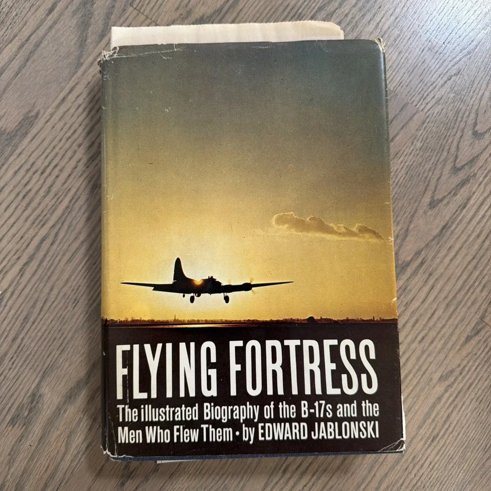 VINTAGE Flying Fortress - Edward Jablonski B-17 Bomber / USAF /1965 HCDJ Ist Ed